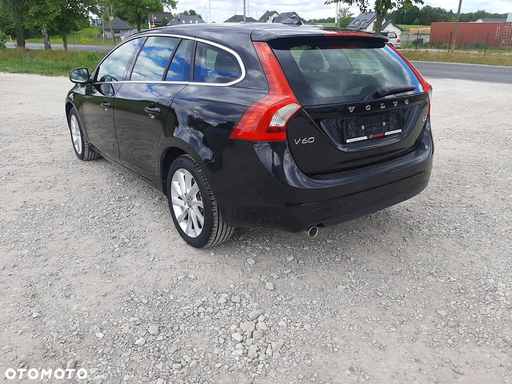 Volvo V60 D2 R-Design Momentum - 11
