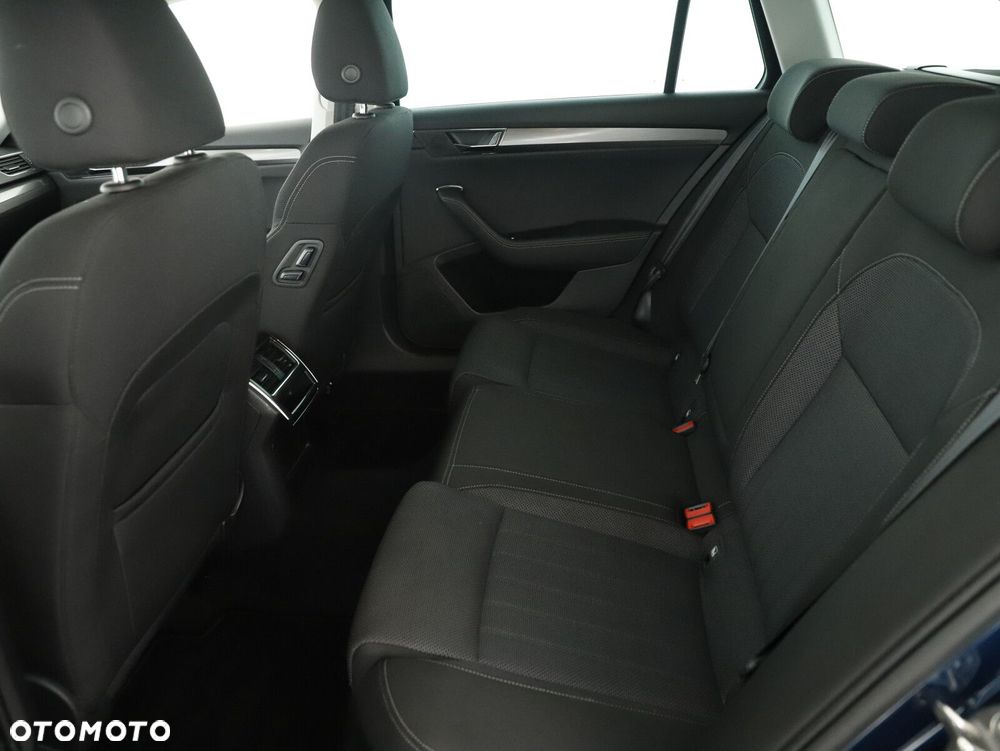 Skoda Superb 2.0 TDI SCR Style DSG - 10
