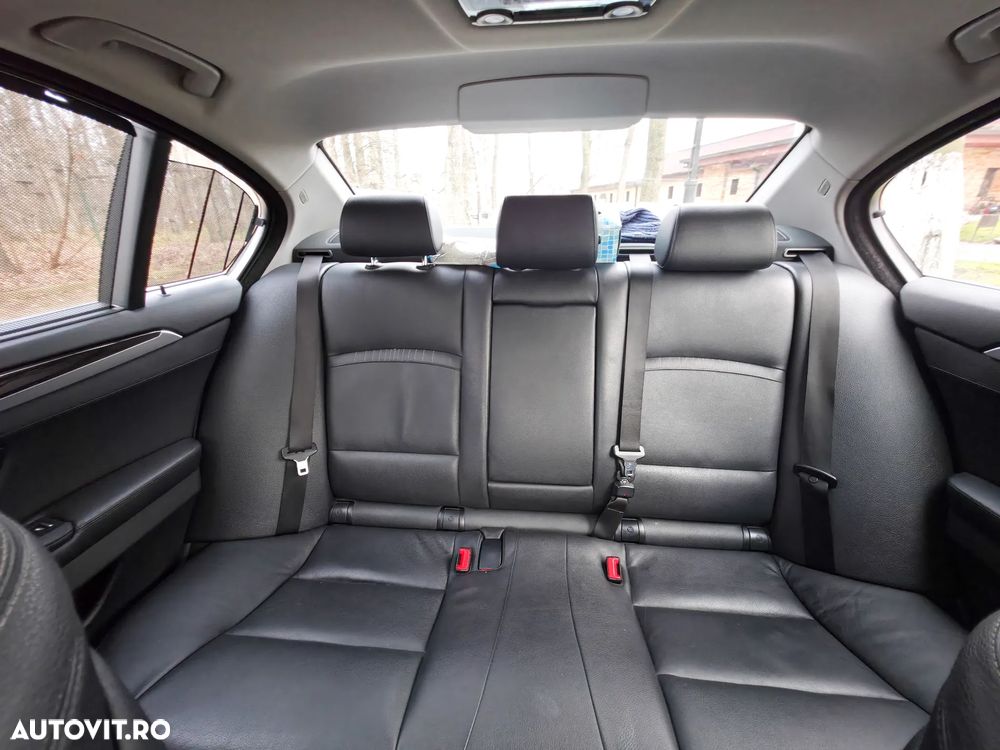 BMW Seria 5 530d xDrive AT - 9