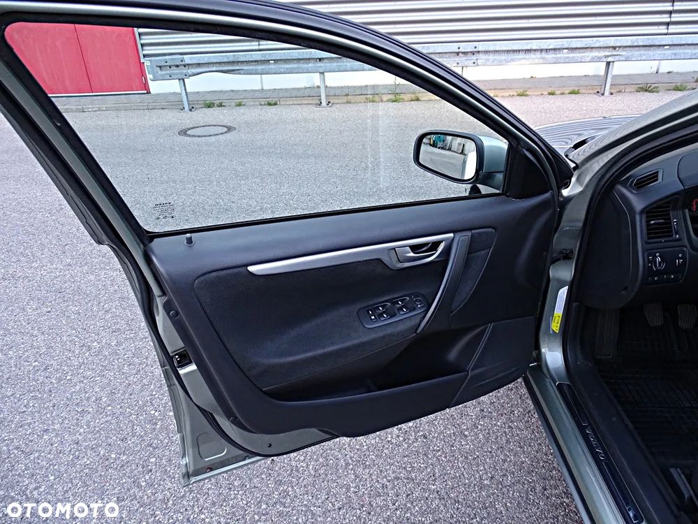 Volvo S60 2.4 Momentum - 22