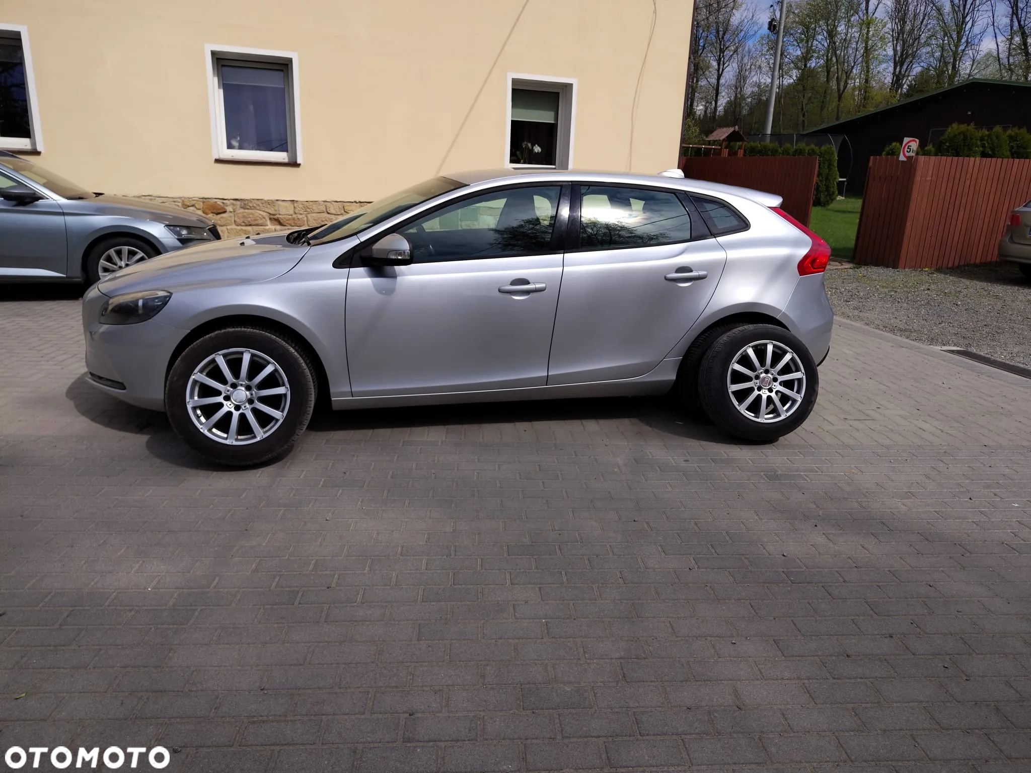 Volvo V40 D2 Kinetic - 12