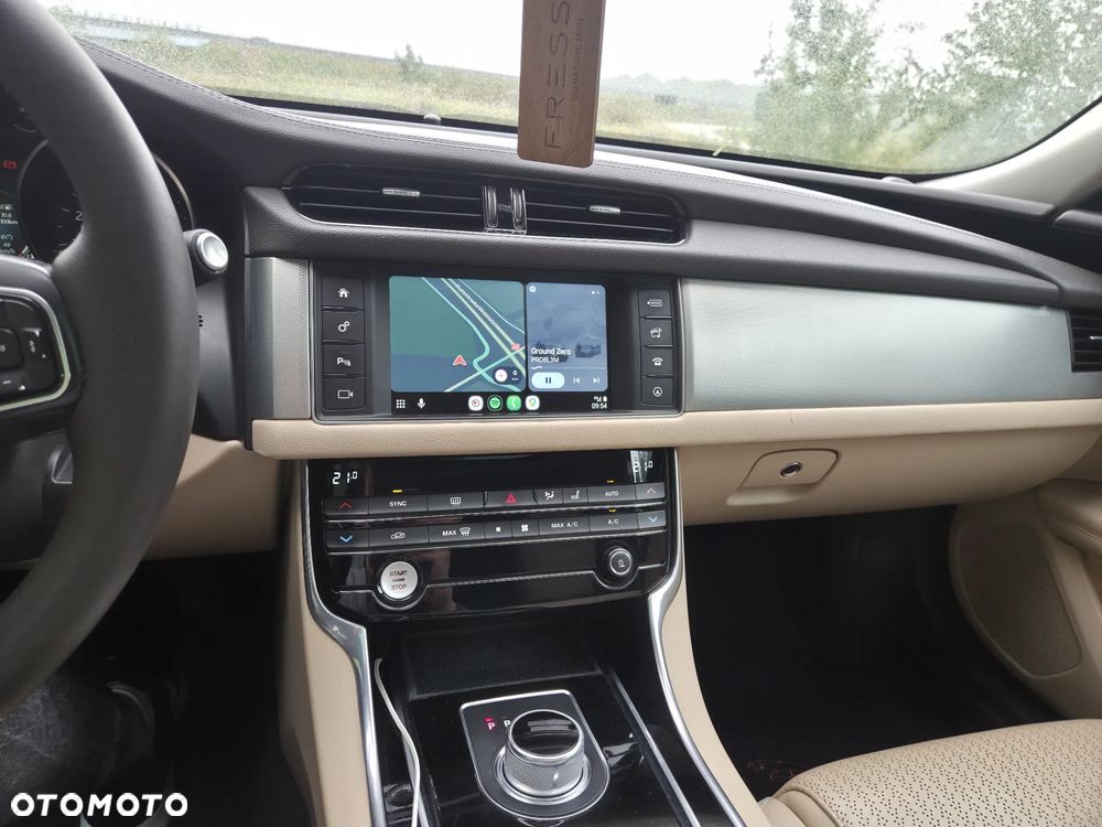 Jaguar XF 2.0 T Prestige - 21