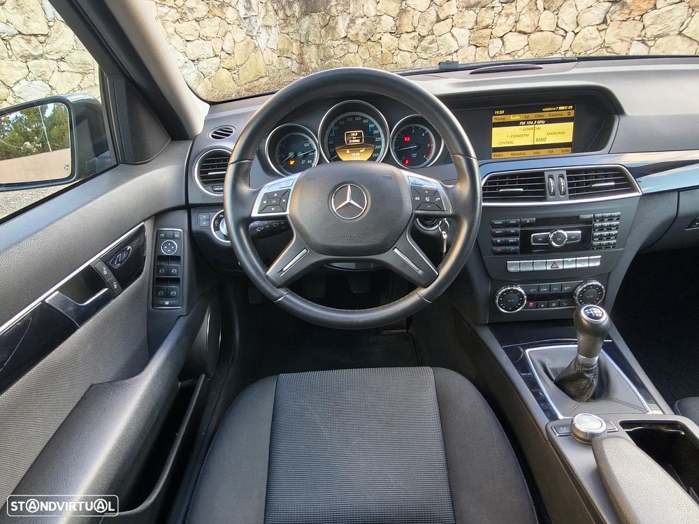 Mercedes-Benz C 220 Station CDI Avantgarde Edition - 23