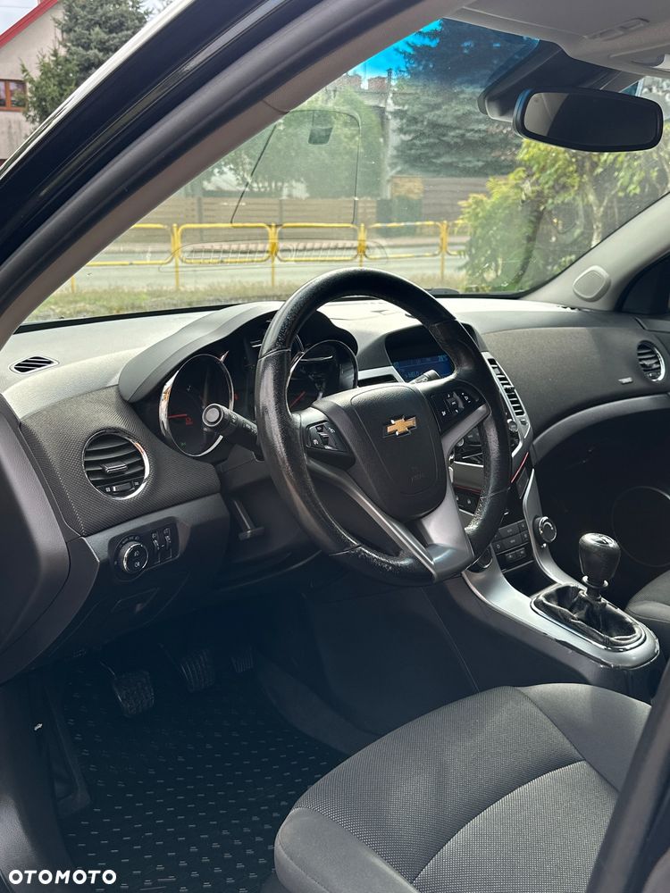Chevrolet Cruze - 23