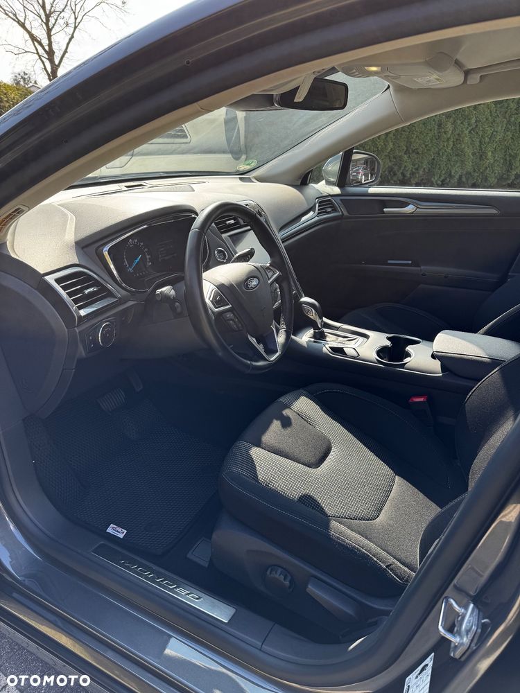 Ford Mondeo ver-2-0-hybrid-titanium - 8