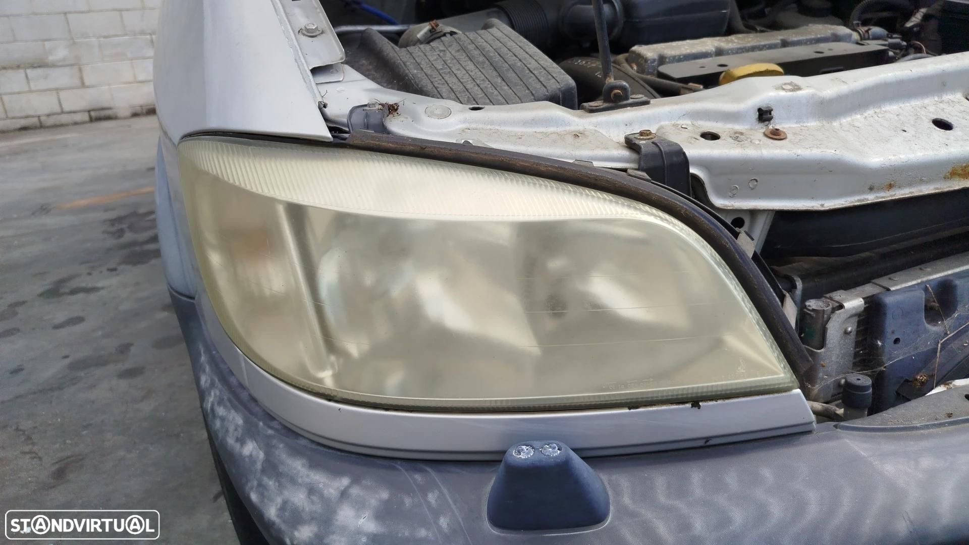 Ótica / farol direita OPEL Zafira A (F75_) - 1