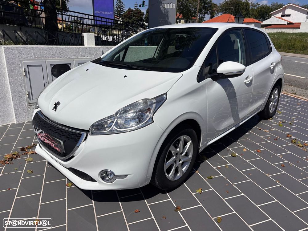 Peugeot 208 1.4 HDi Allure - 24