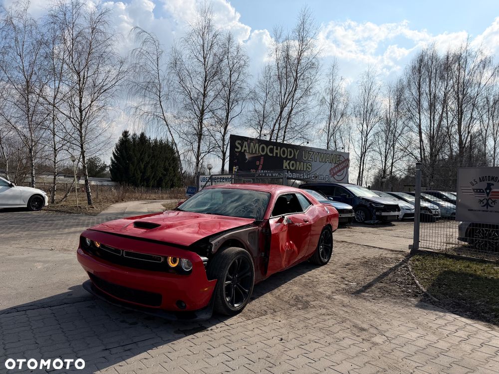 Dodge Challenger - 11