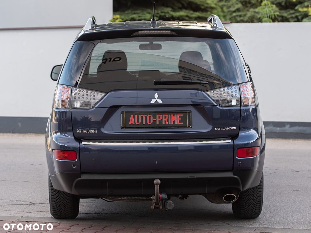 Mitsubishi Outlander - 11