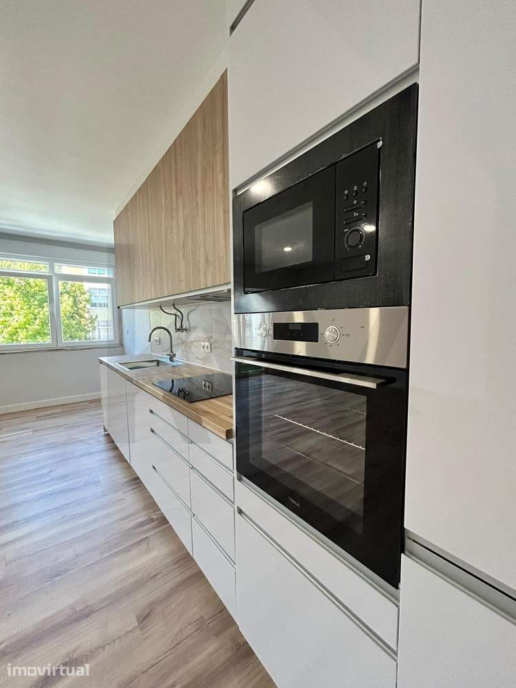 Apartamento T2 renovado com varanda, Tercena - Grande imagem: 5/25