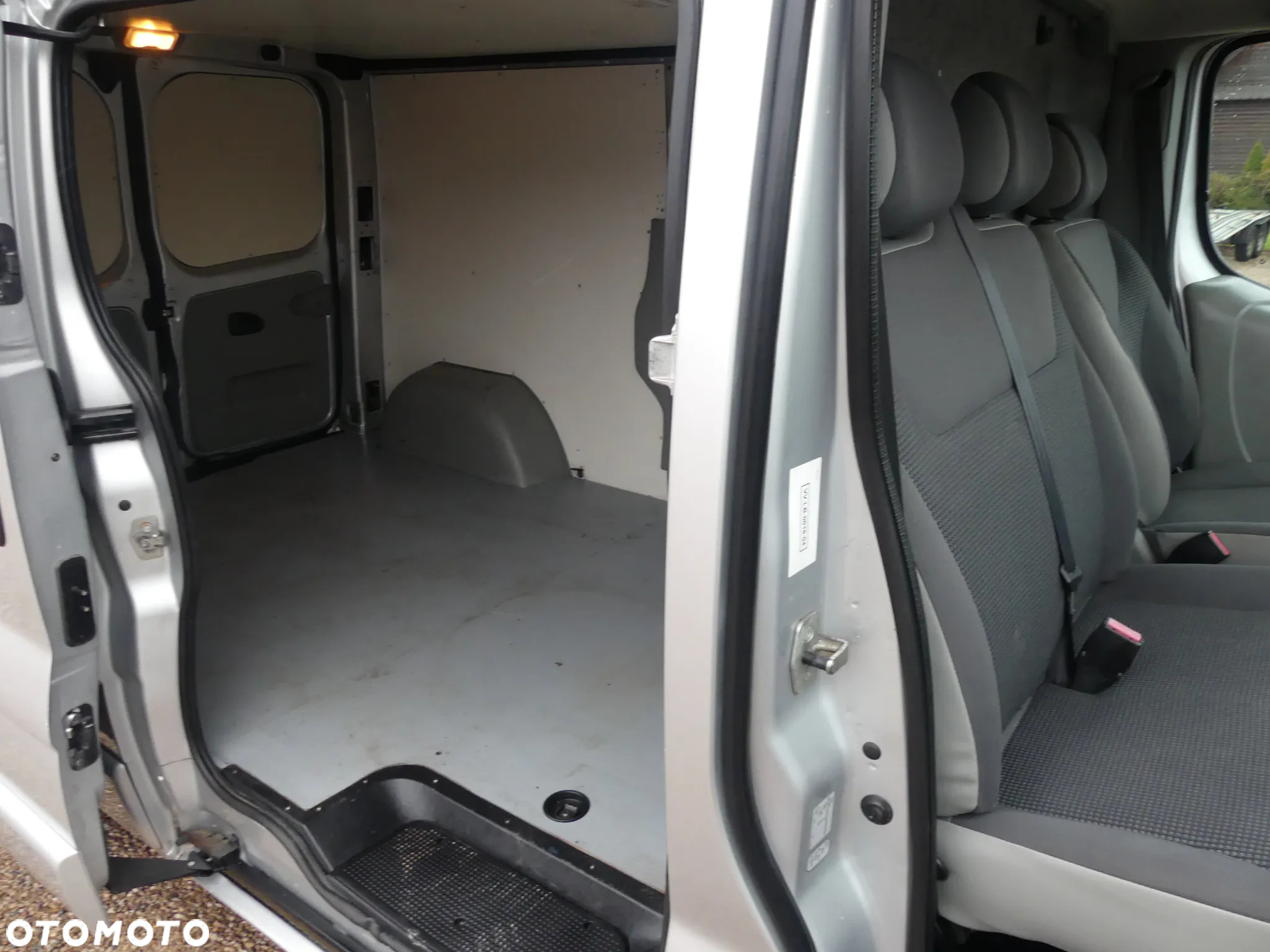 Opel VIVARO - 15