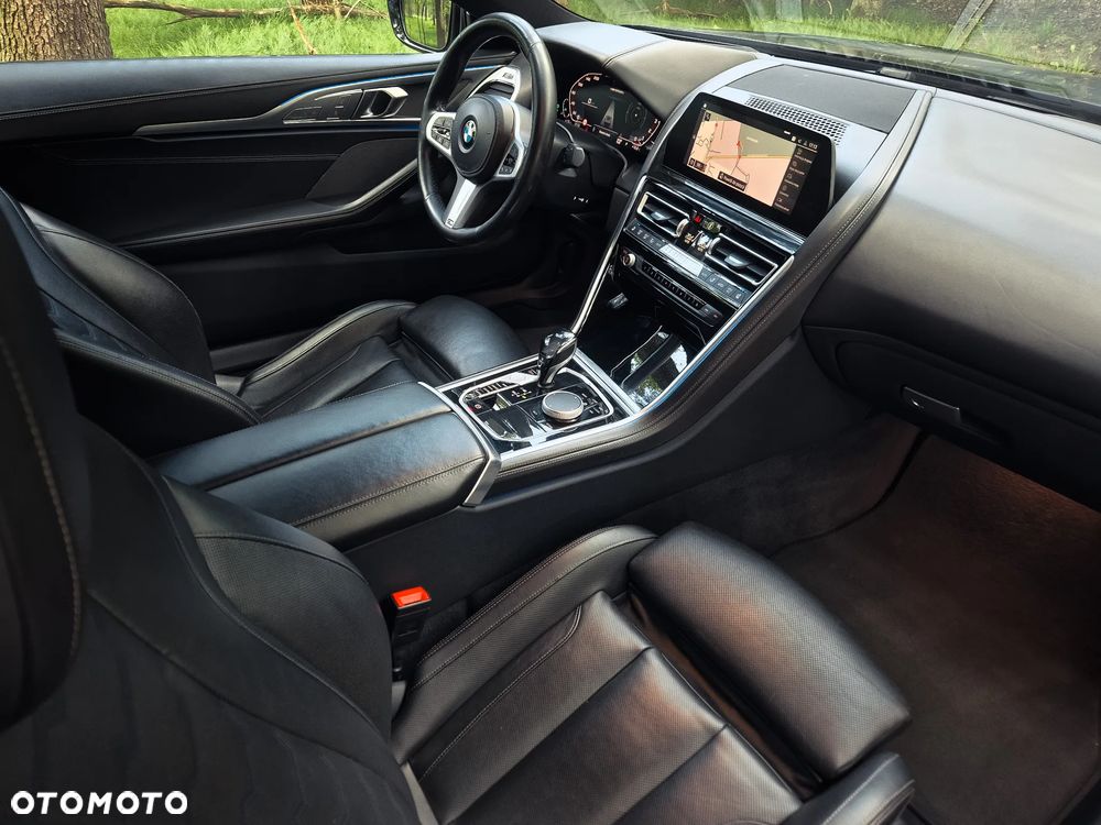 BMW Seria 8 - 26