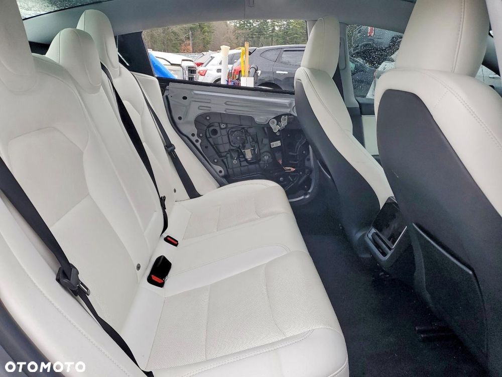 Tesla Model 3 Long Range AWD - 10