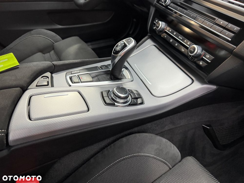 BMW Seria 5 520d - 39