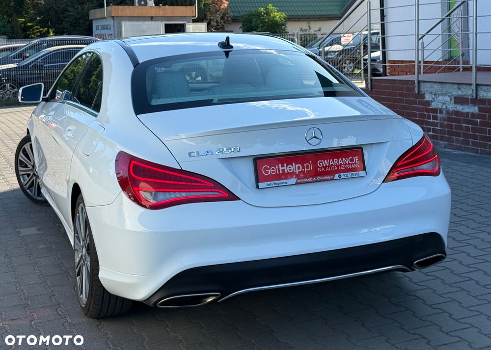 Mercedes-Benz CLA 250 7G-DCT Peak Edition - 34
