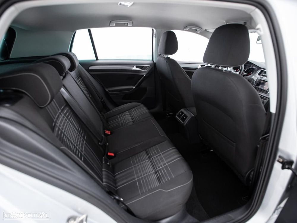 VW Golf - 12