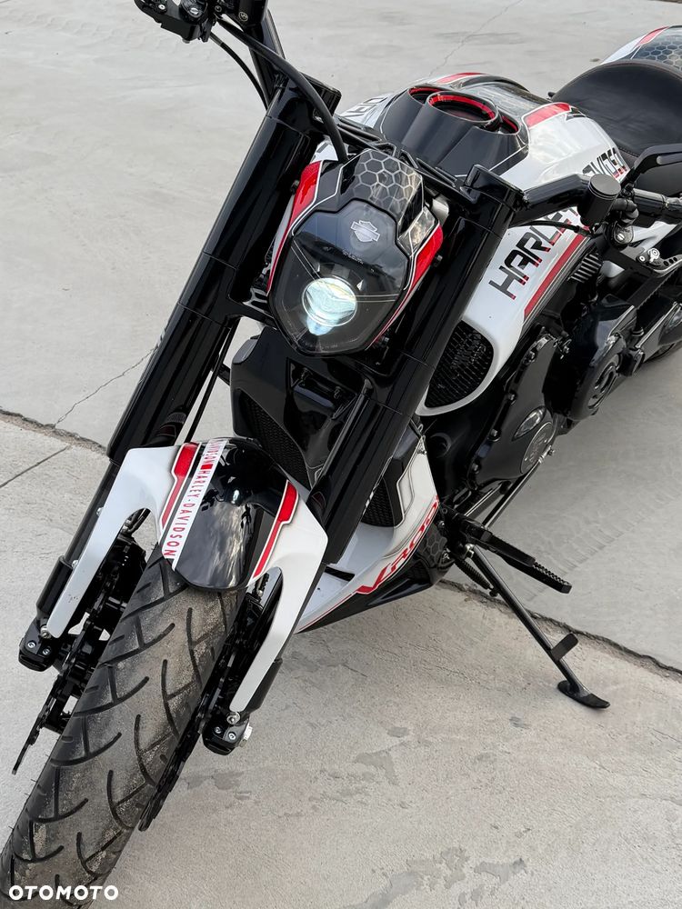 Harley-Davidson V-Rod Night Rod - 5
