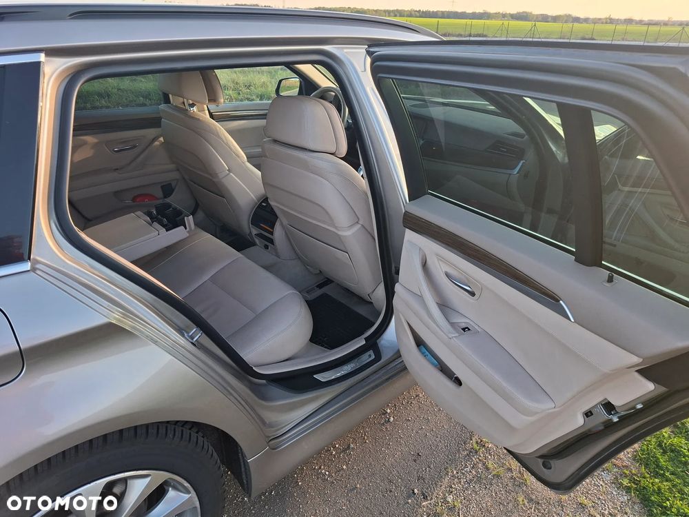 BMW Seria 5 520d xDrive - 9