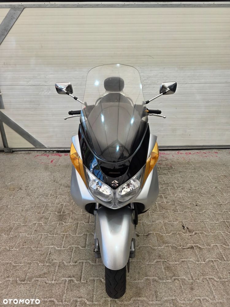 Suzuki Burgman - 22