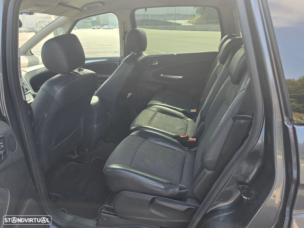 Ford S-Max 2.0 TDCi Titanium 7L - 8