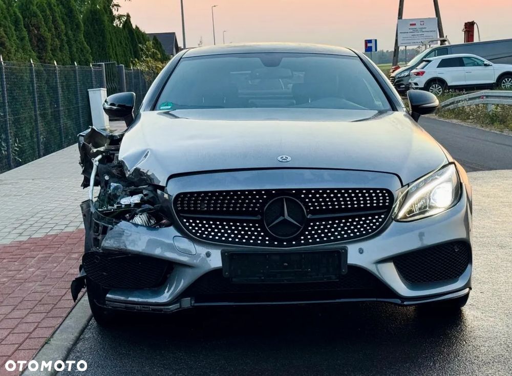 Mercedes-Benz Klasa C 300 9G-TRONIC Night Edition - 4