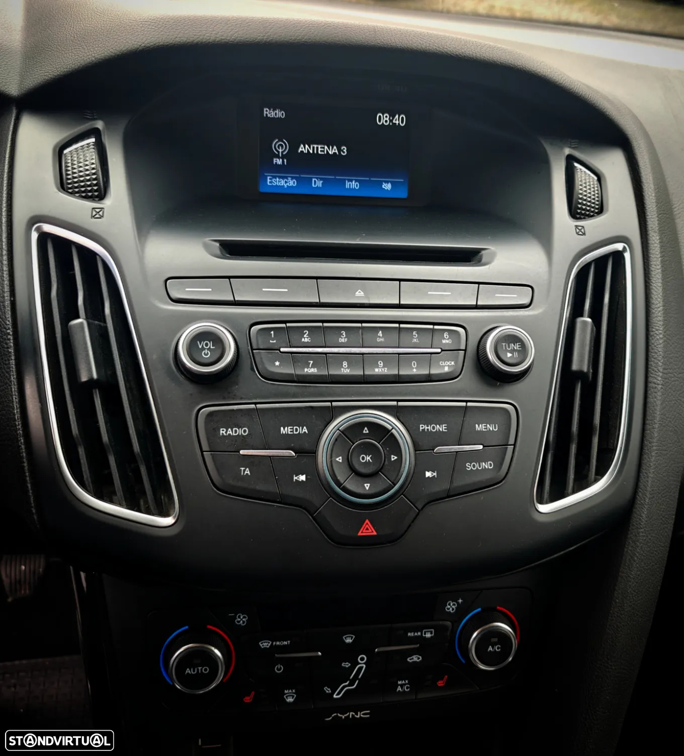 Ford Focus 1.0 EcoBoost S&S TITANIUM - 12