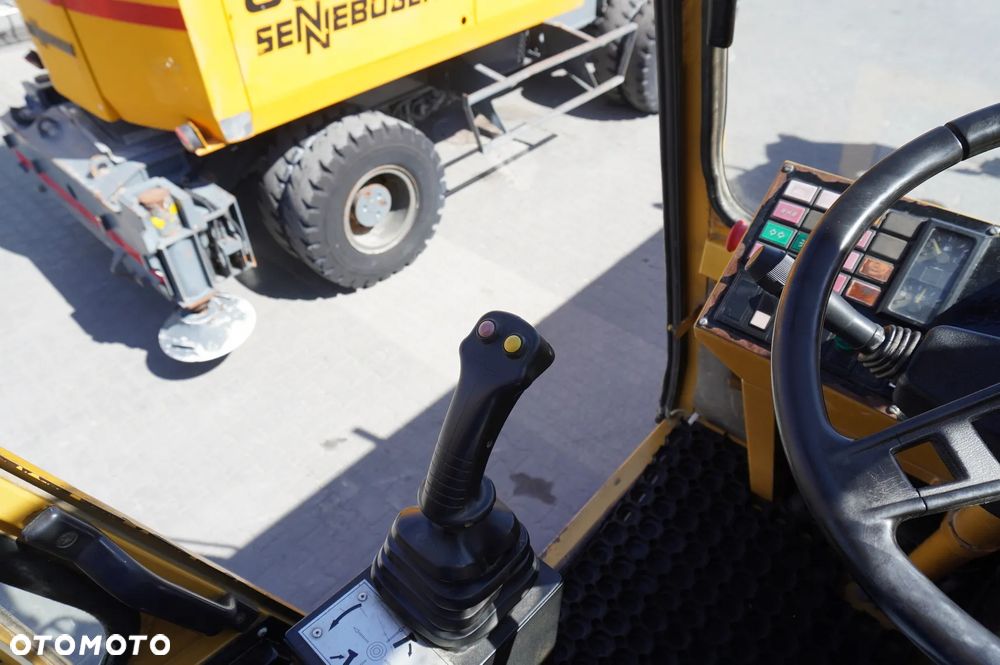 Inny Dźwig terenowy Locatelli Gril 830C / 1700 MTH! / Udźwig 30 ton / Zasięg 24,5 metra_252632 - 28