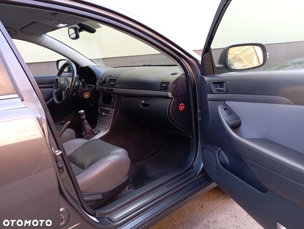 Toyota Avensis 2.2 D-4D Prestige - 14