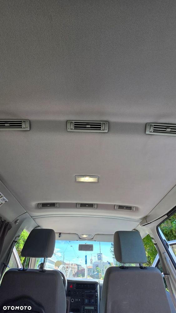 Volkswagen Multivan - 16