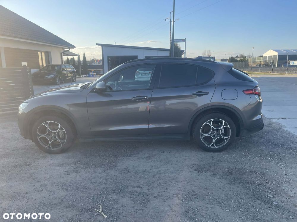 Alfa Romeo Stelvio 2.2 16V AT8 Q4 Sprint - 8