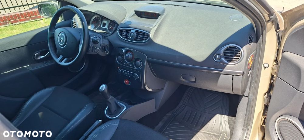 Renault Clio 1.6 16V Expression - 15