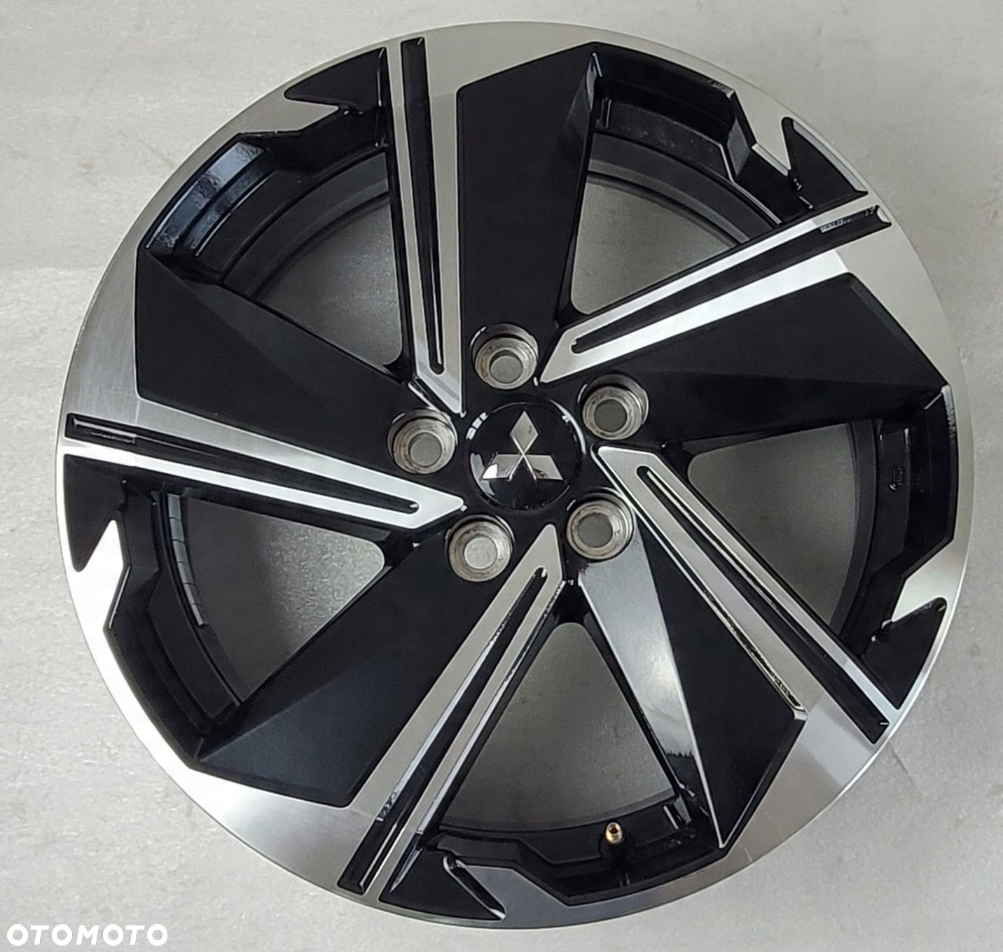 FELGI MITSUBISHI OUTLANDER ASX ECLIPSE CROSS 7x18 18 ET38 5x114,3 - 2