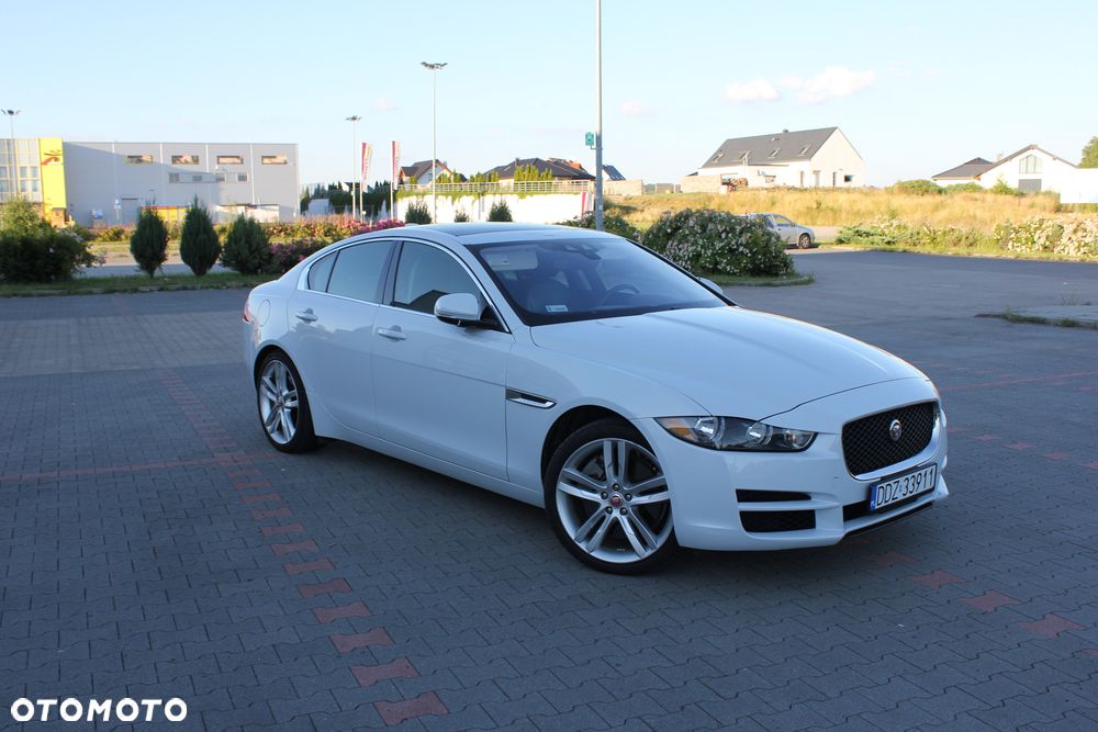 Jaguar XE S - 21