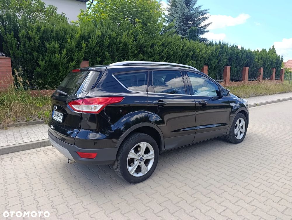 Ford Kuga 2.0 TDCi 2x4 Titanium - 12