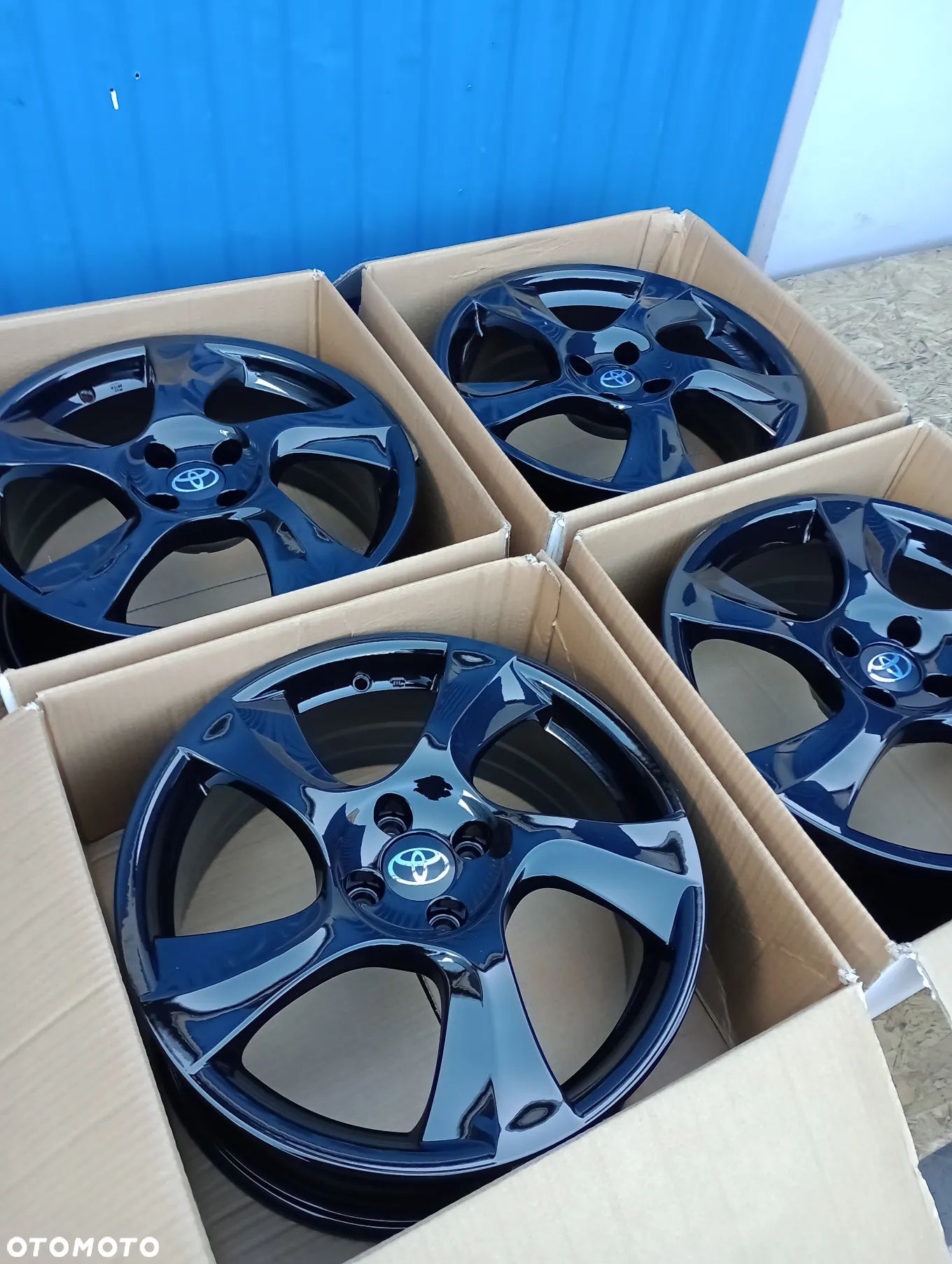 FELGI ALUMINIOWE NOWE 4x100 R17 7J ET39 TOYOTA AYGO X IQ YARIS MR2 - 1