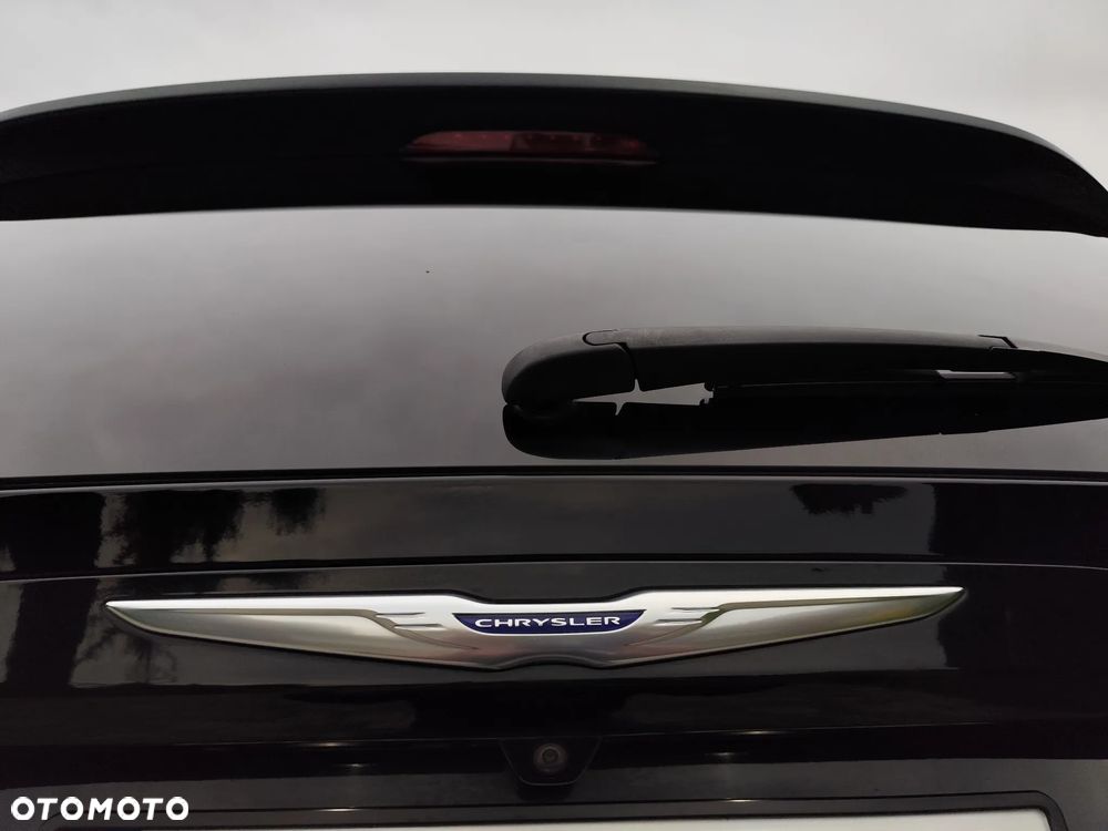 Chrysler Pacifica - 23