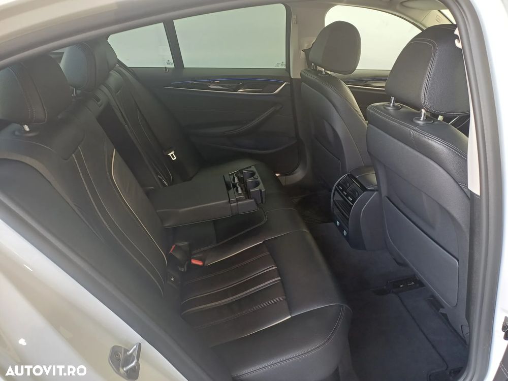 BMW Seria 5 520d xDrive AT - 26