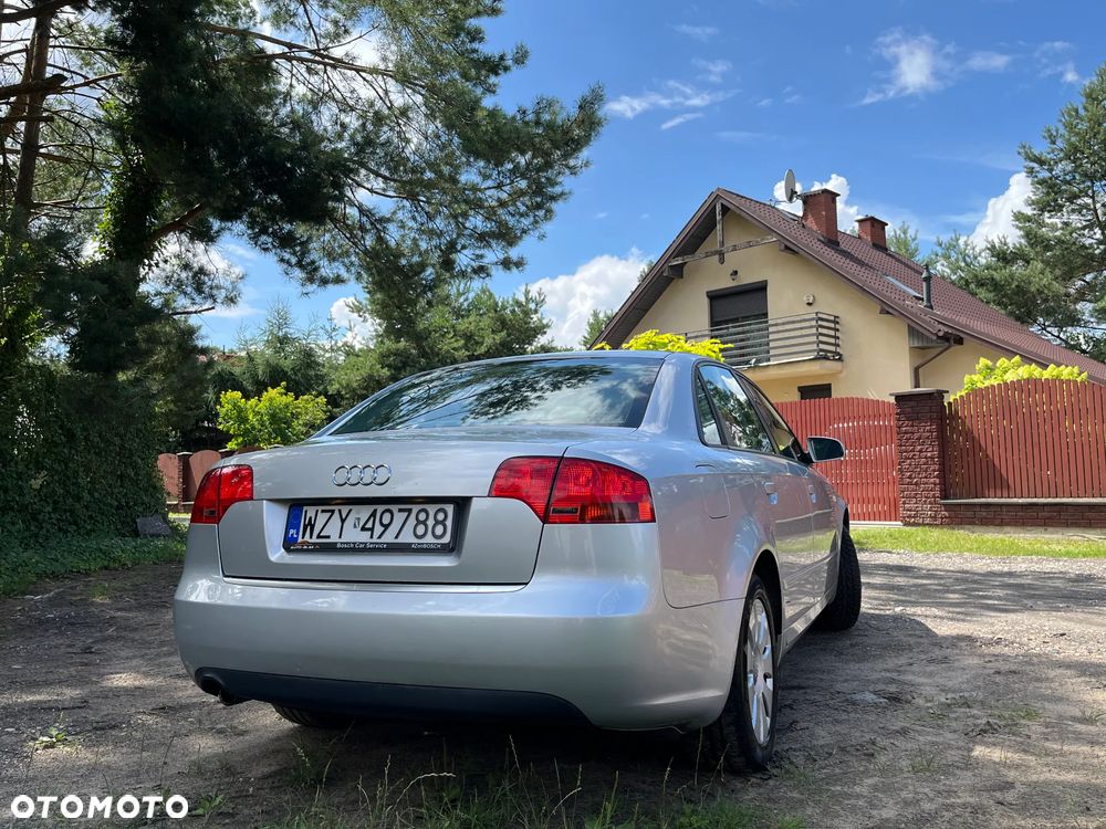 Audi A4 Limousine - 11