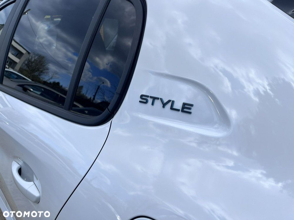 Peugeot 208 - 15