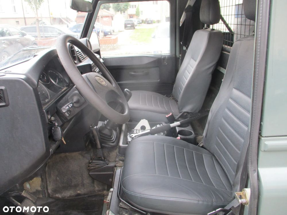 Land Rover Defender 2.4 TD4 E - 7