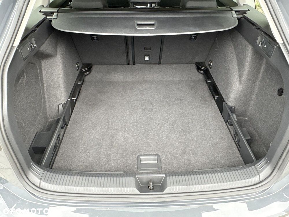 Volkswagen Golf 1.5 eTSI Life DSG - 35