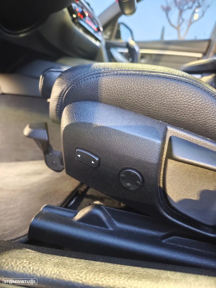 BMW 320 i Aut. M Sport - 32