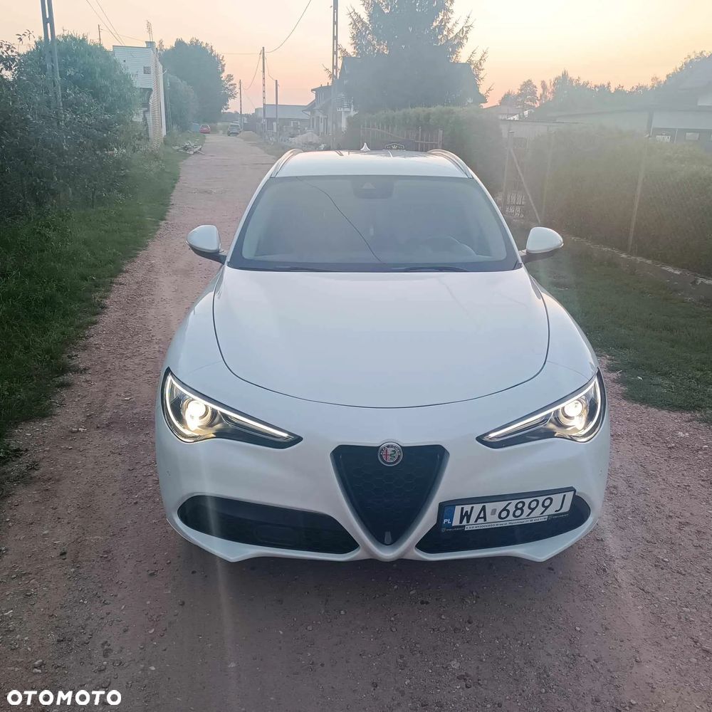 Alfa Romeo Stelvio 2.0 Turbo 16V AT8-Q4 Ti - 2