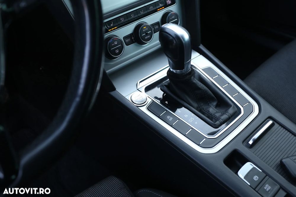 VOLKSWAGEN Passat 2015 — imagine 19