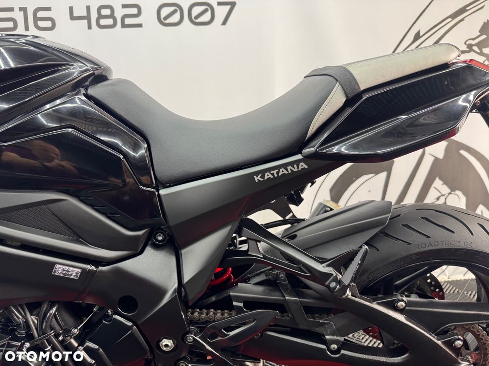 Suzuki GSX - 18