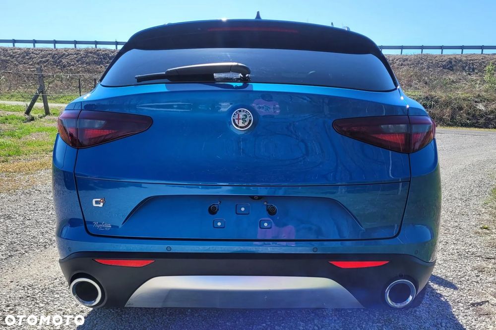 Alfa Romeo Stelvio 2.0 Turbo 16V AT8-Q4 Ti - 7