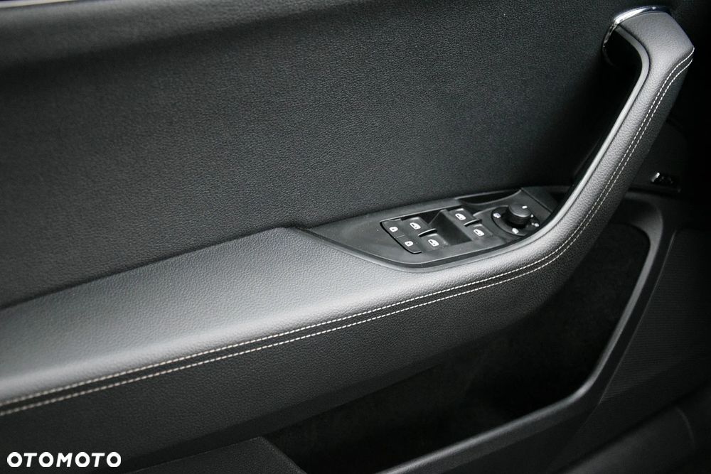 Skoda Superb 2.0 TDI 4x4 DSG Scout - 31