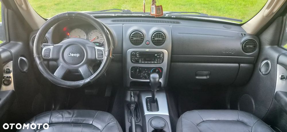 Jeep Cherokee - 18