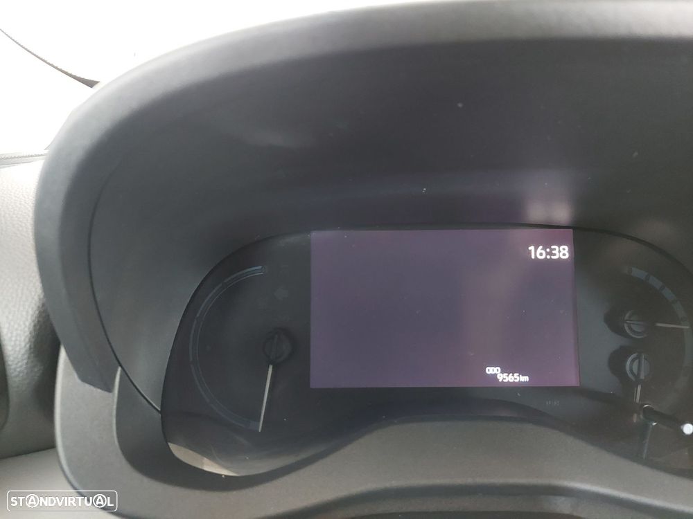 Toyota Yaris Cross 1.5 HDF Comfort Plus - 15