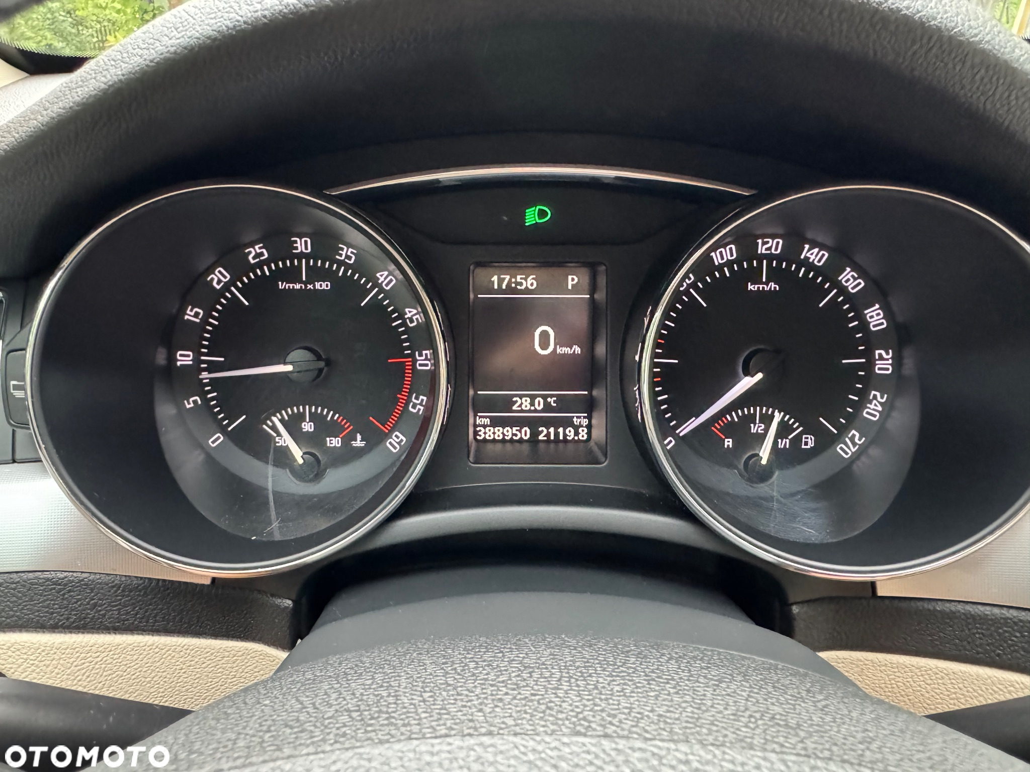 Skoda Superb 2.0 TDI Elegance DSG - 6